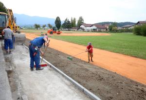 BREŽINA OB ŠPORTNI DVORANI CERKNICA 03 FOTO LJUBO VUKELIČ